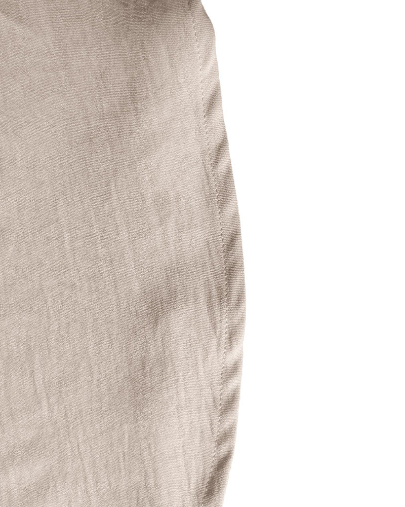 Blusa de escote en V pequeño con volante