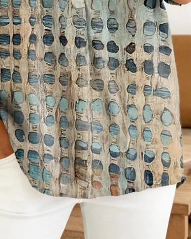 Blusa con estampado de lunares y botón, semipatrón