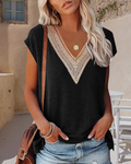 Camiseta con escote en V y encaje