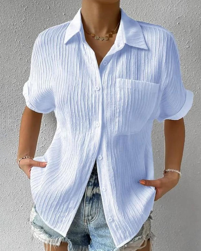 Blusa de manga corta cómoda con cuello de solapa y bolsillo liso