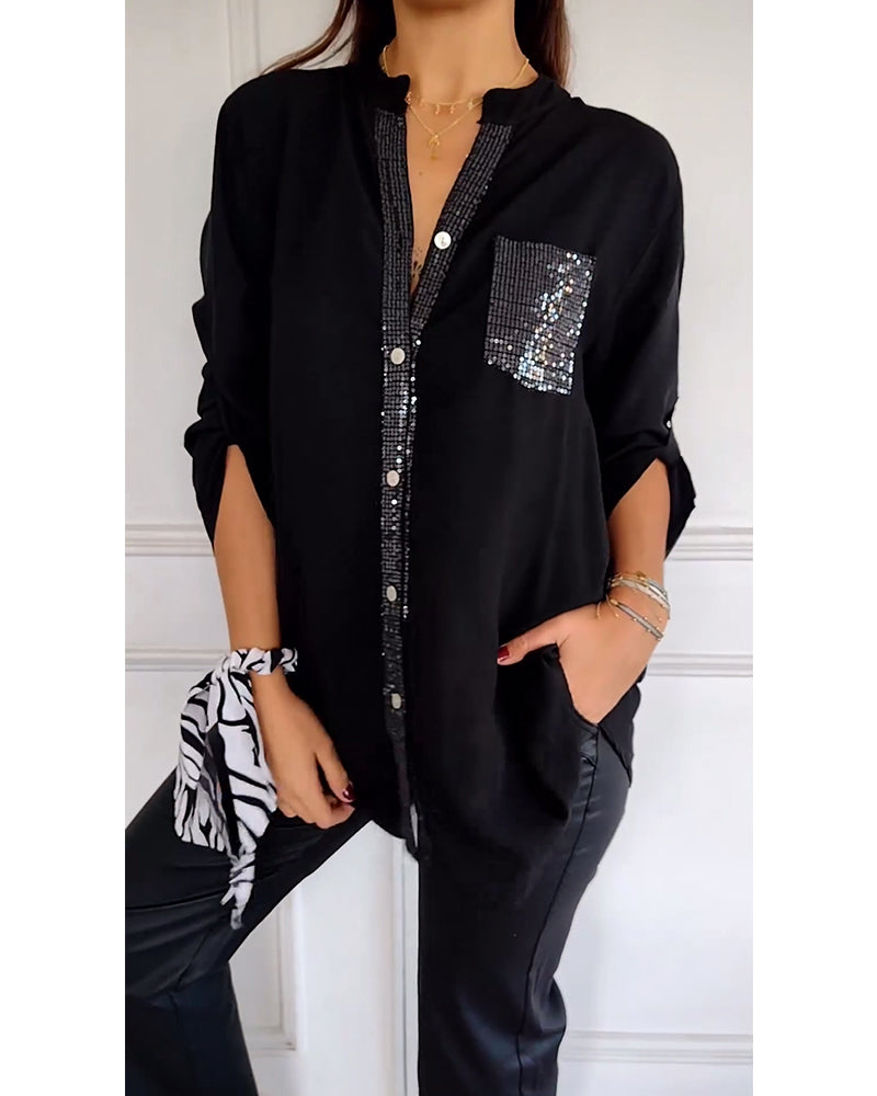 Top casual con paneles y botones con lentejuelas