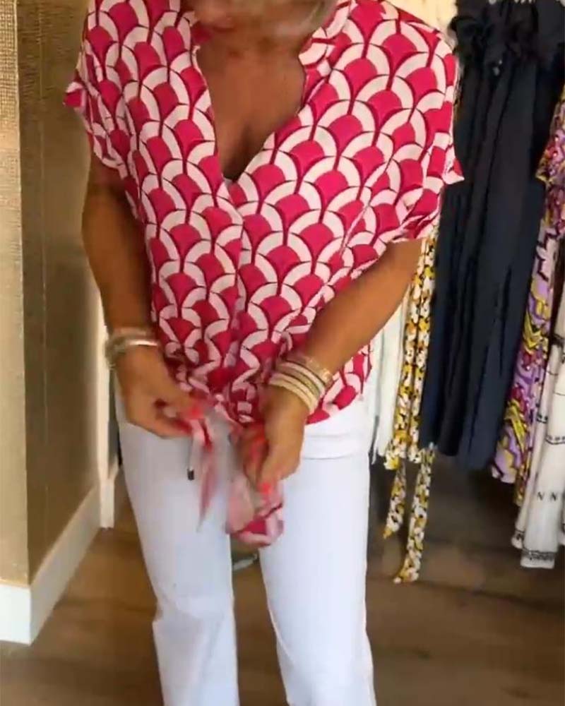 Top casual estampado de manga corta con escote en V