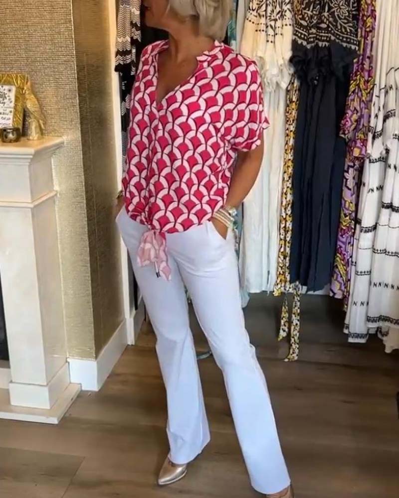 Top casual estampado de manga corta con escote en V