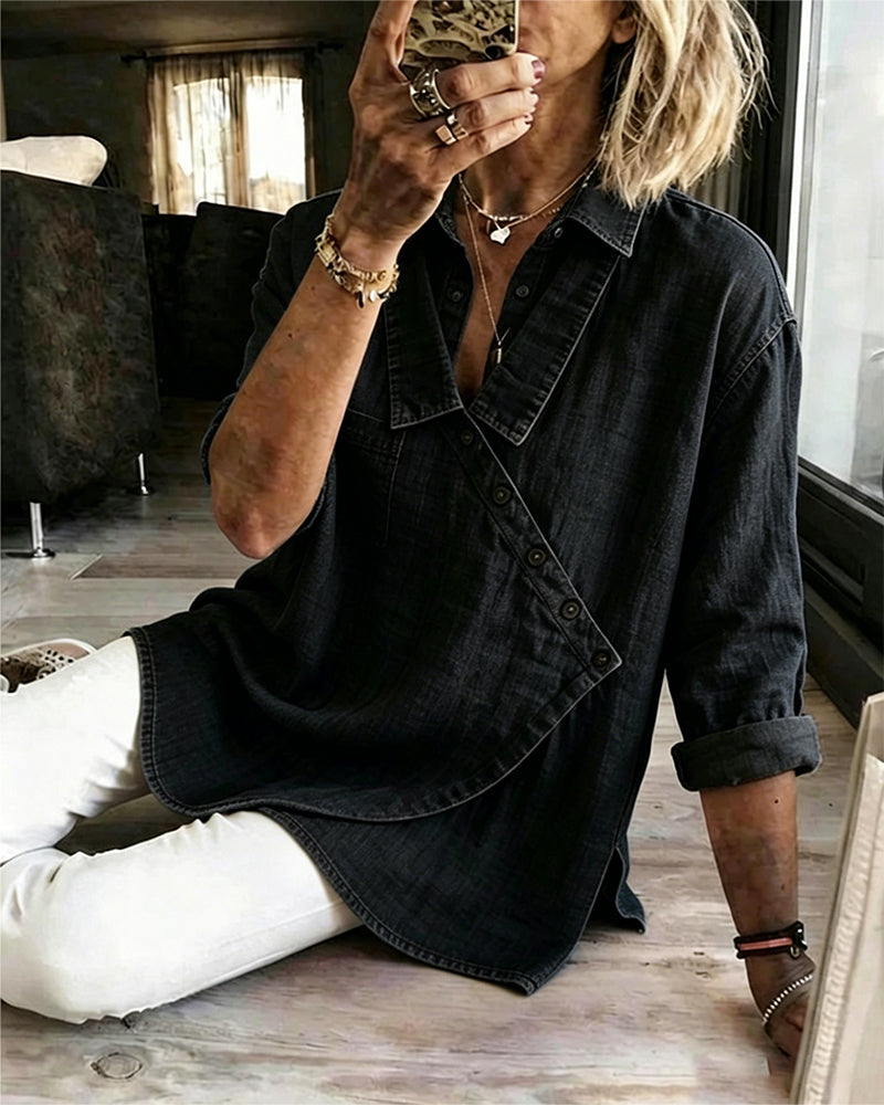 Blusa lisa con botones diagonales, cuello y mangas largas