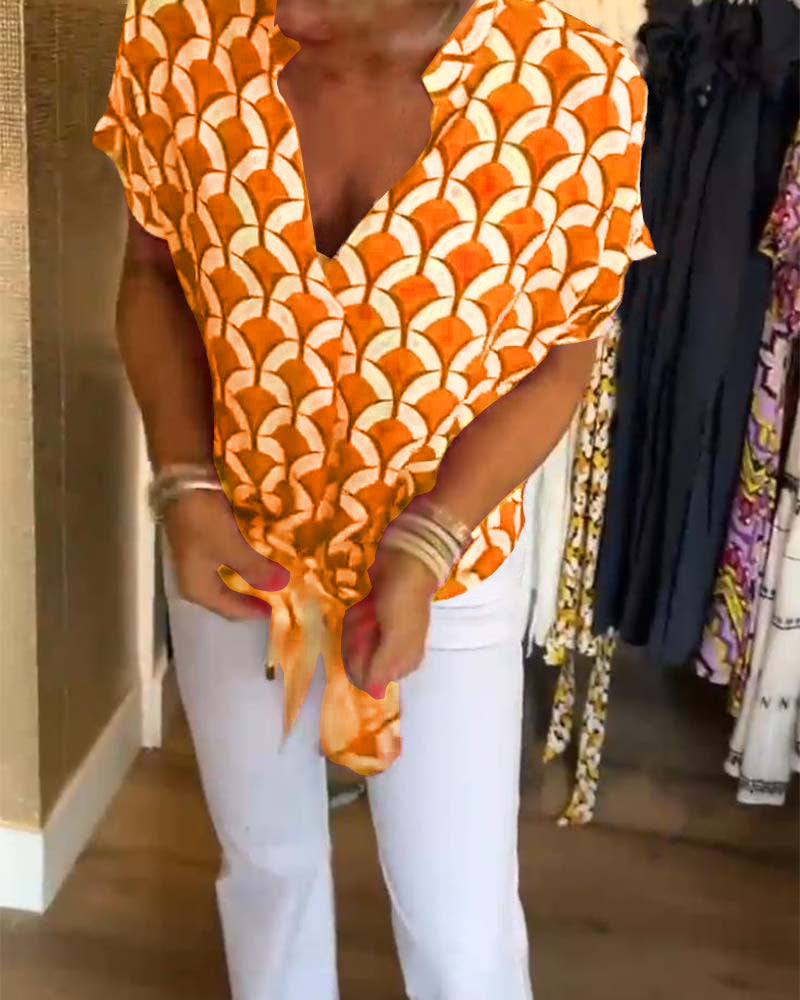 Top casual estampado de manga corta con escote en V