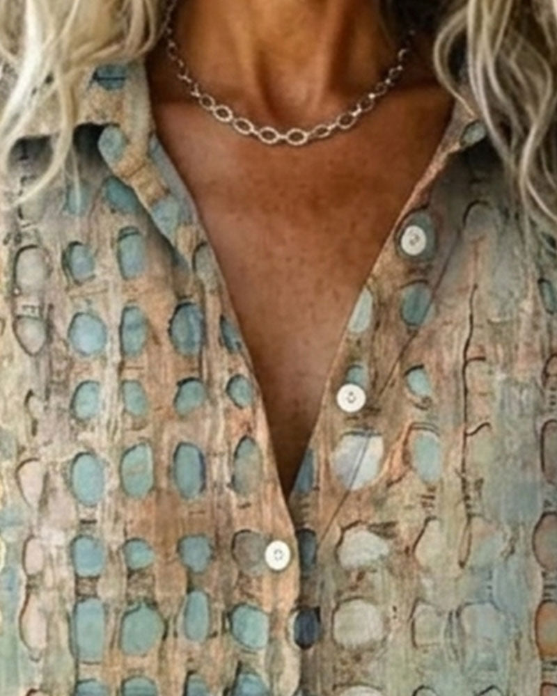 Camisa con degradado de lunares, cuello y mangas largas
