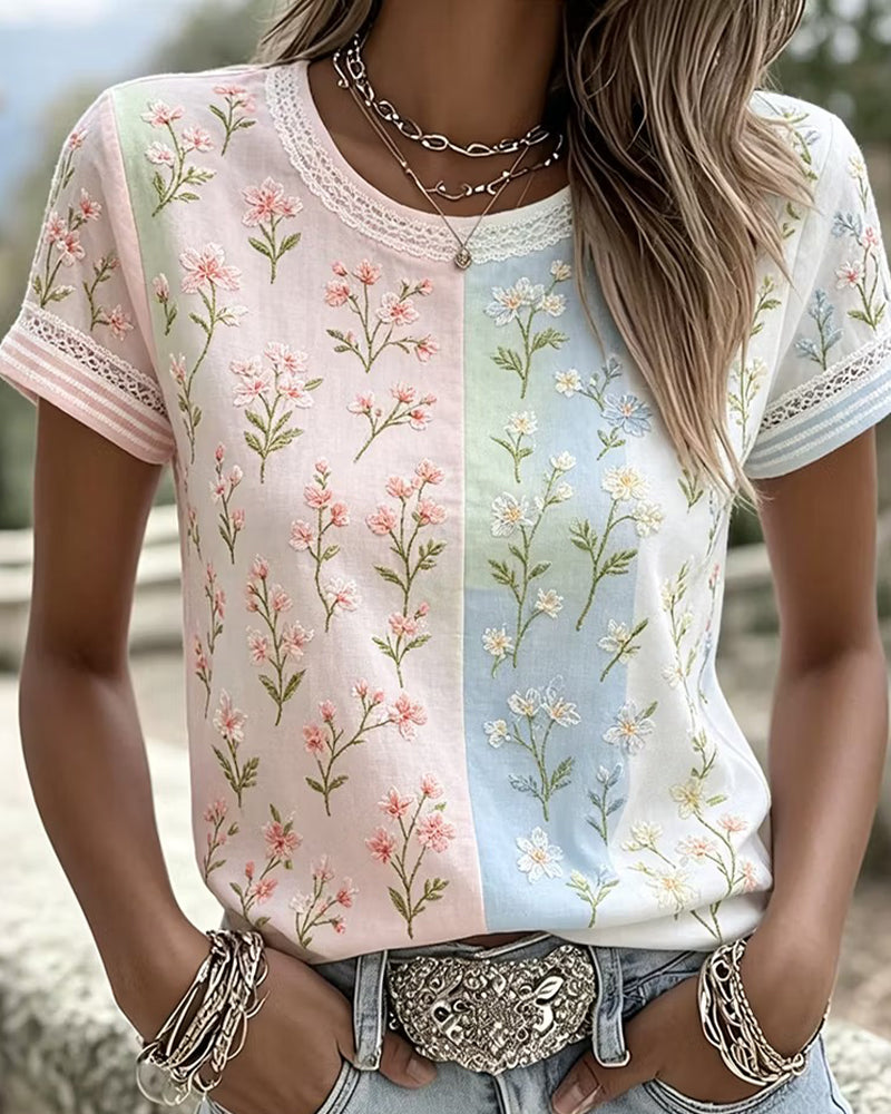 Blusa de encaje con patchwork y contraste floral