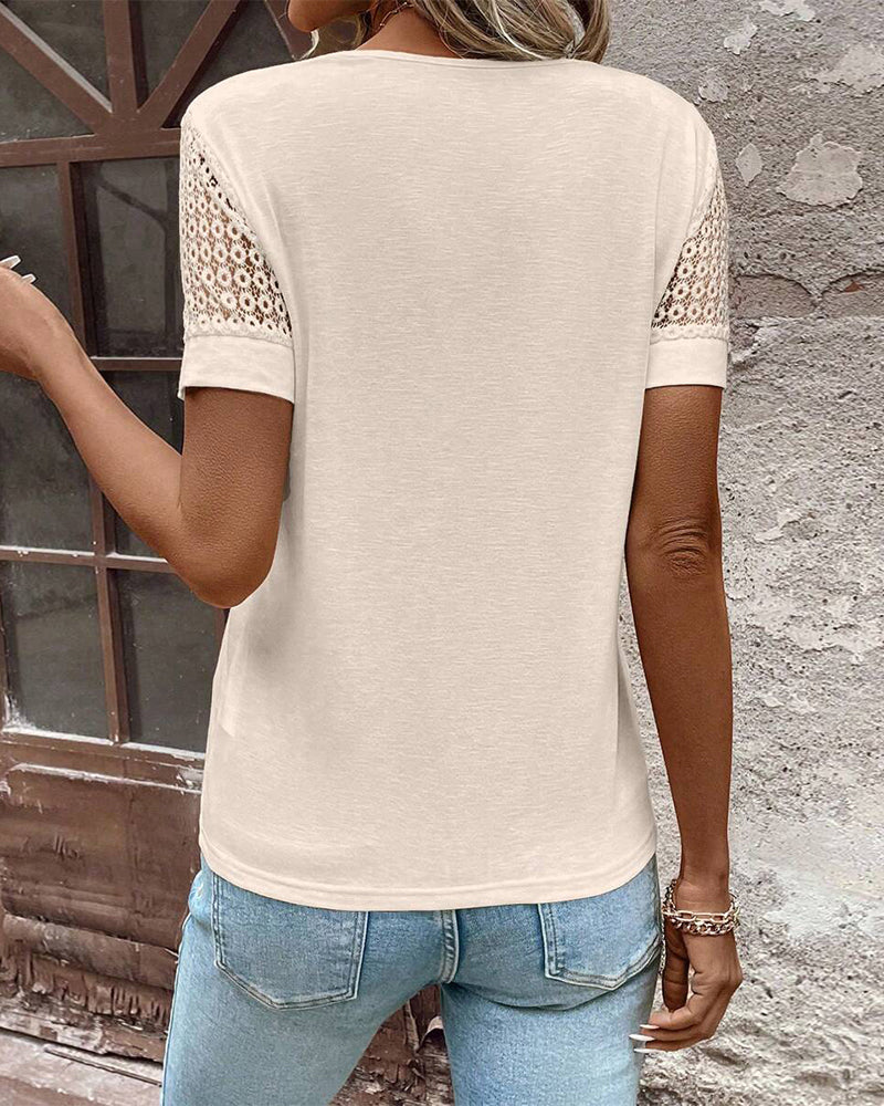 Camiseta de encaje con escote en V