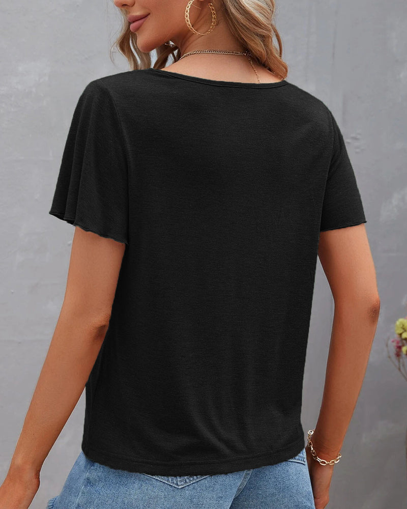 Camiseta con recortes de color sólido