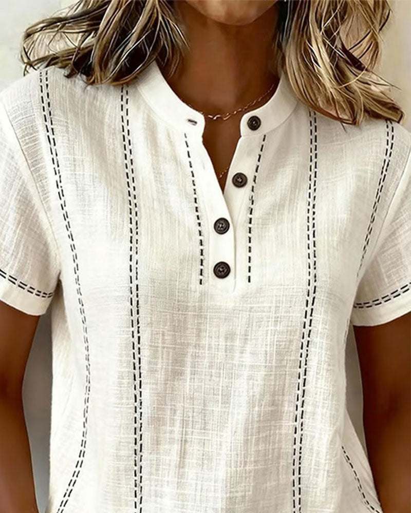 Camiseta de estilo casual con botón y escote en V