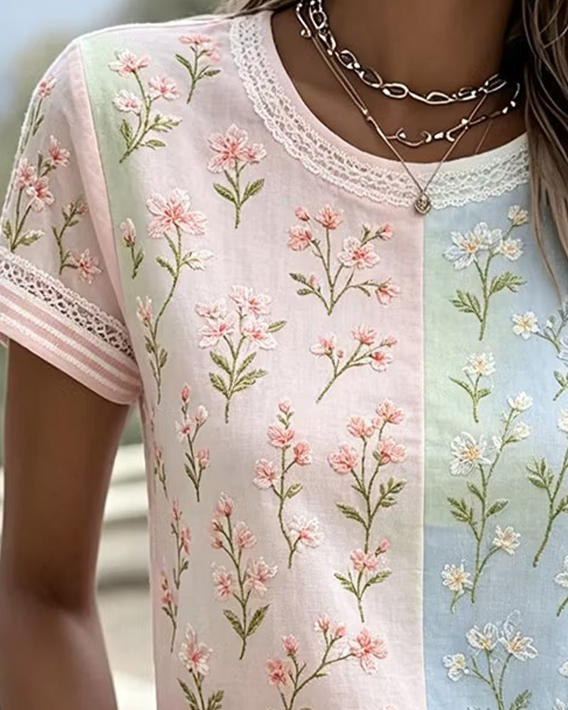 Blusa de encaje con patchwork y contraste floral