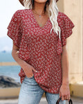 Camisa plisada de mangas cortas y cuello en V