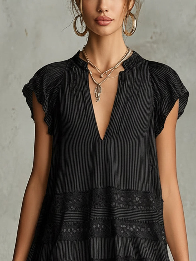Rachele | Mini abito nero a righe con pizzo e volant