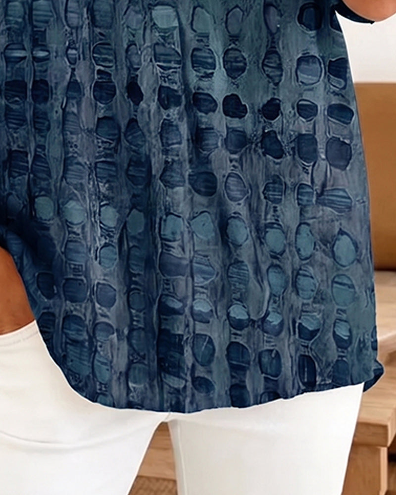 Blusa con estampado de lunares y botón, semipatrón