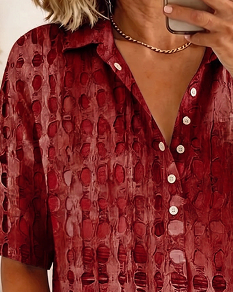 Blusa con estampado de lunares y botón, semipatrón