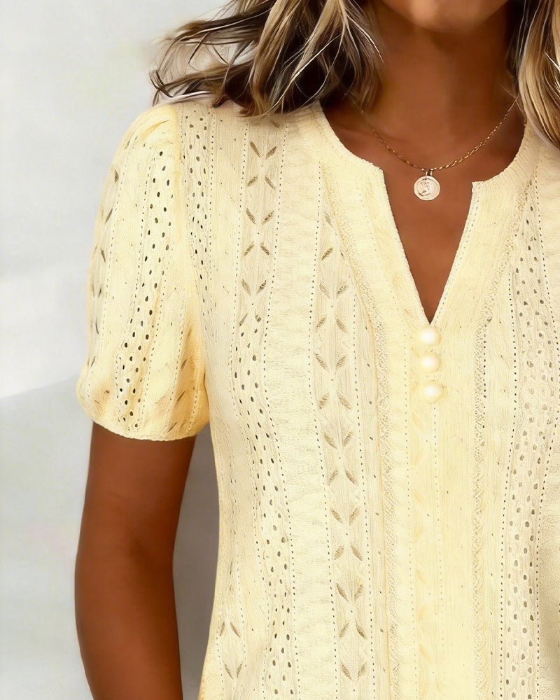 Blusa de cuello en V con perla, botón burbuja y manga