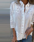 Camisa lisa con cuello abatible y botones estampada