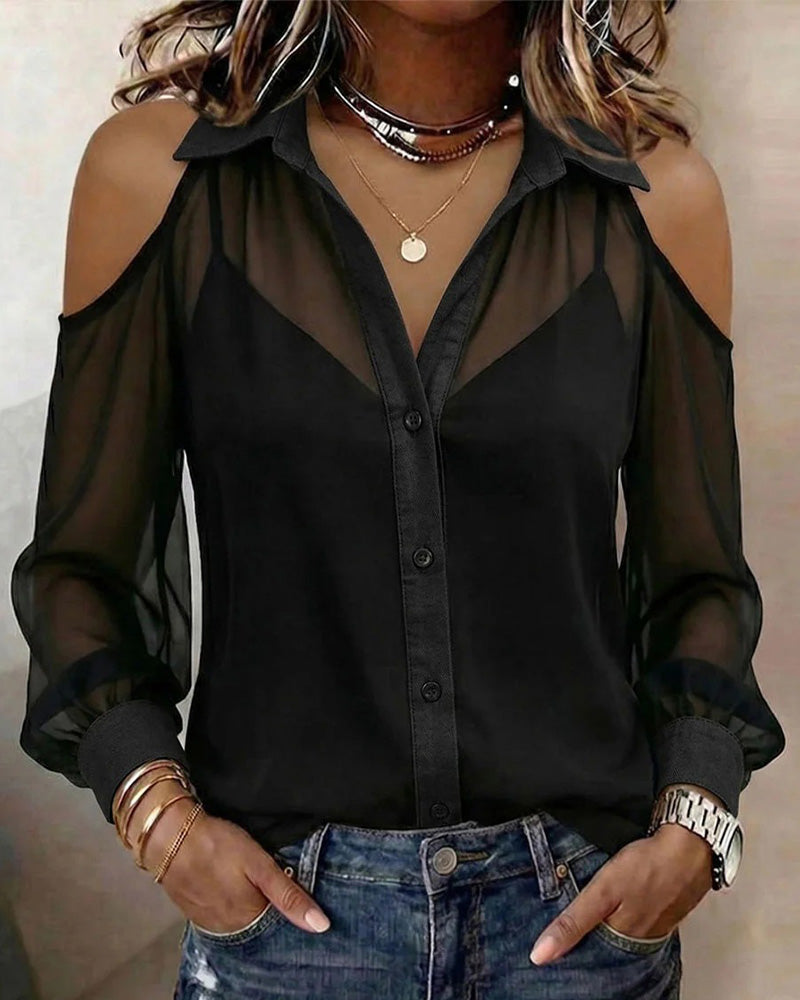 Conjunto de dos piezas: blusa transparente con escote de hombros descubiertos y camisola