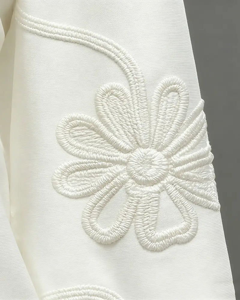 Camisa de flores con manga acampanada y cuello mandarín